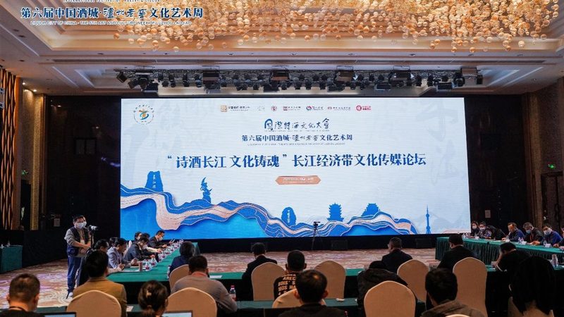 纪录片拍摄：如何选择合适的器材**